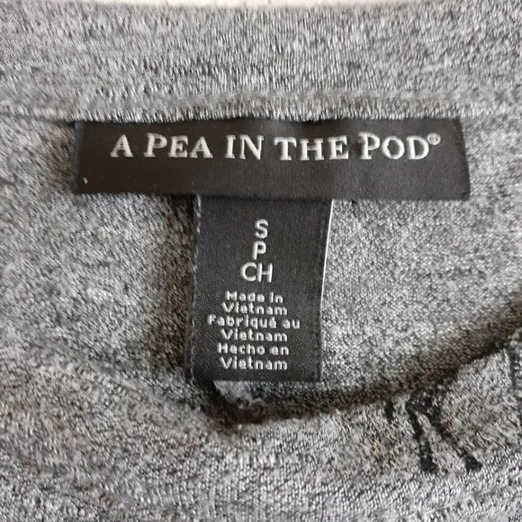 A Pea In the Pod Women's Maternity Size Small Gray Giraffe Print T-Shirt - Picture 7 of 11